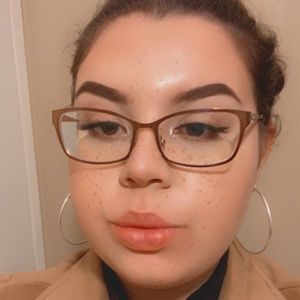 Meet your Posher, Melina